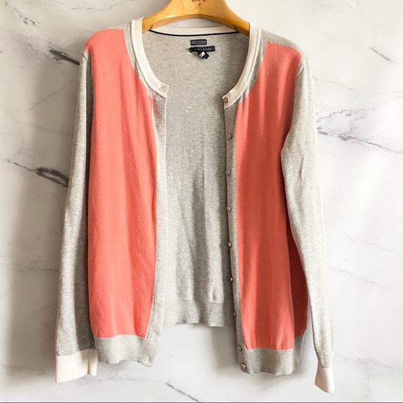 Tommy Hilfiger Two Tone Colorblock Button Front Sweater LARGE - Picture 2 of 8